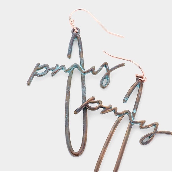 Pray dangle earrings - Picture 2 of 3